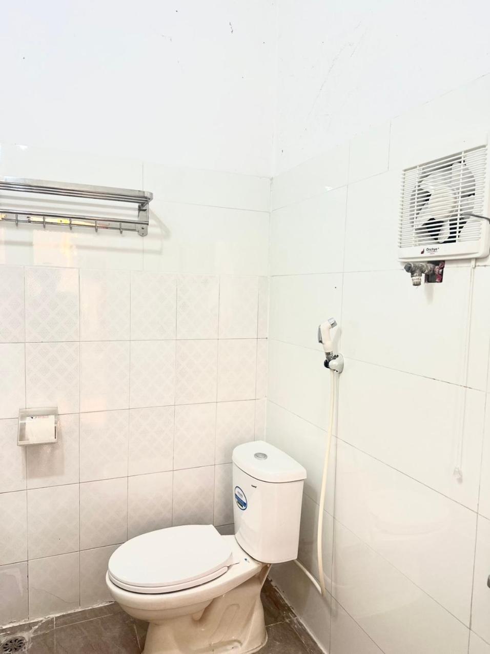 Huong Thao Hostel & Tours Дьенбьенфу Экстерьер фото