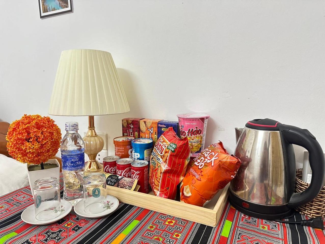 Huong Thao Hostel & Tours Дьенбьенфу Экстерьер фото