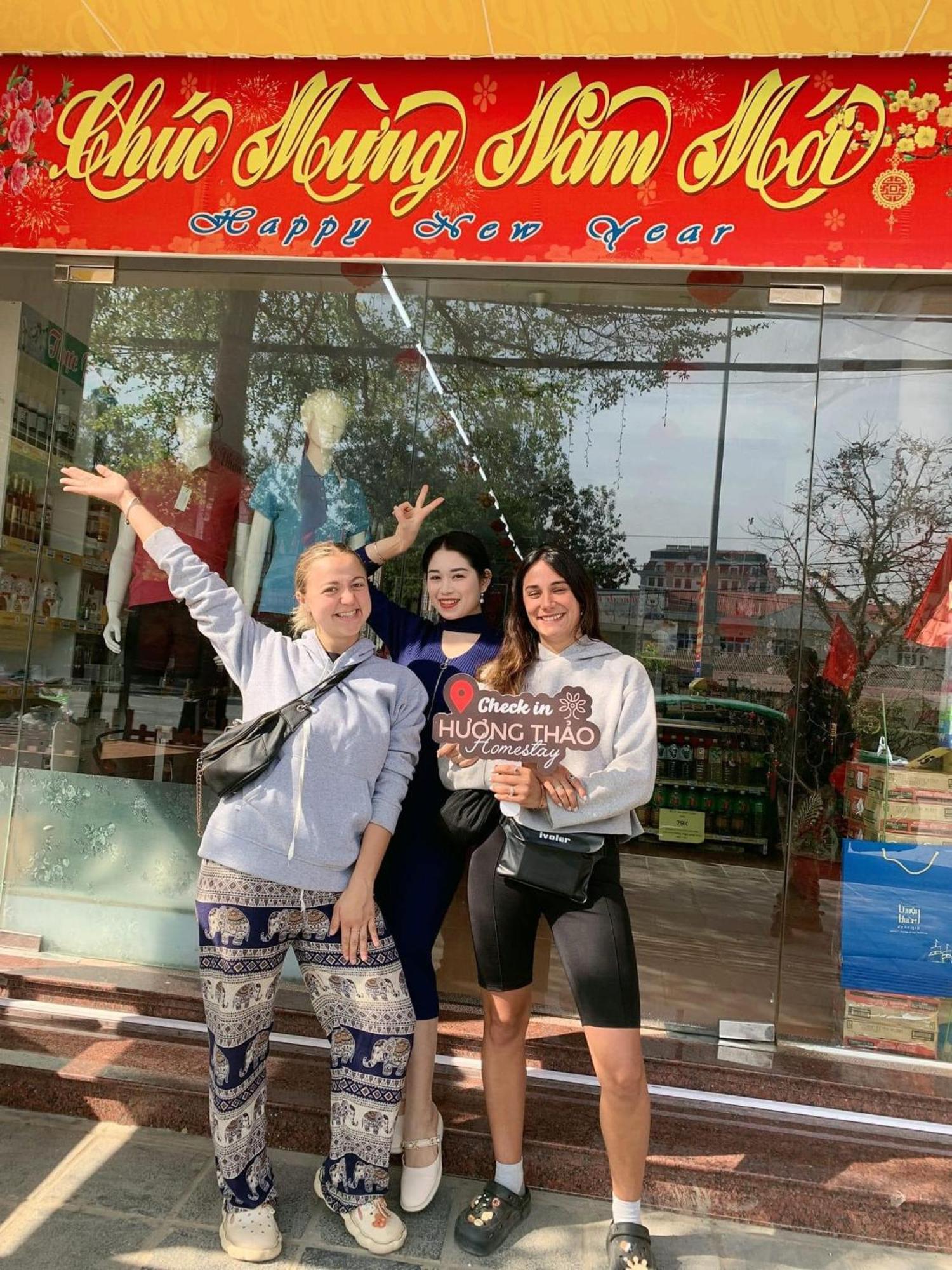 Huong Thao Hostel & Tours Дьенбьенфу Экстерьер фото