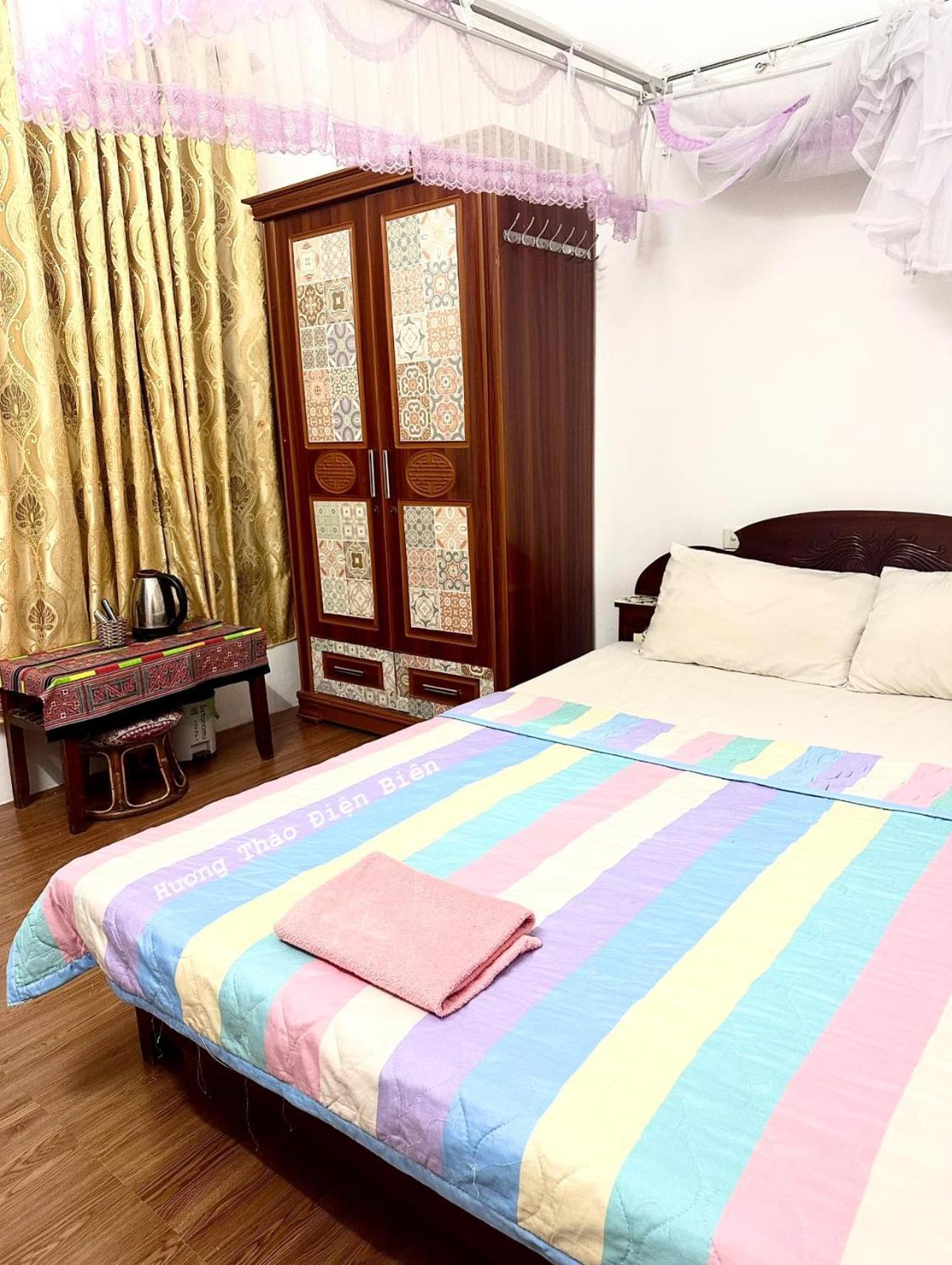 Huong Thao Hostel & Tours Дьенбьенфу Экстерьер фото
