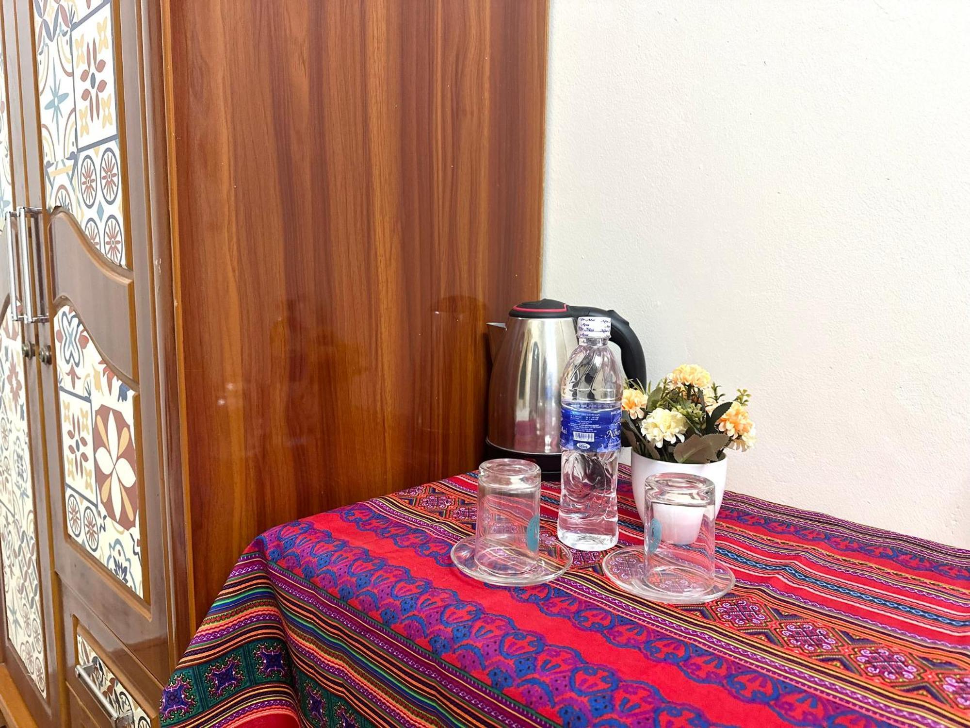 Huong Thao Hostel & Tours Дьенбьенфу Экстерьер фото