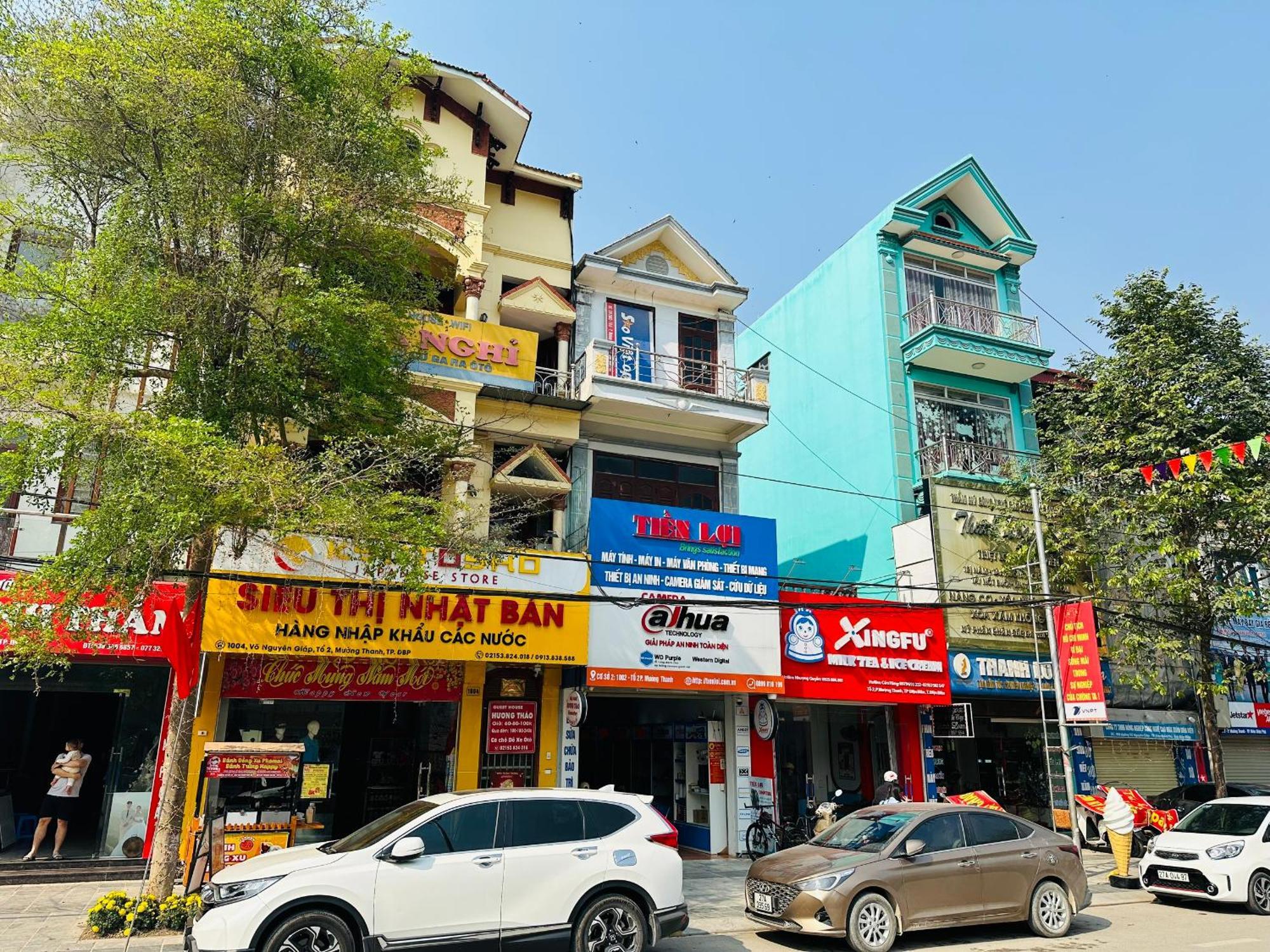 Huong Thao Hostel & Tours Дьенбьенфу Экстерьер фото