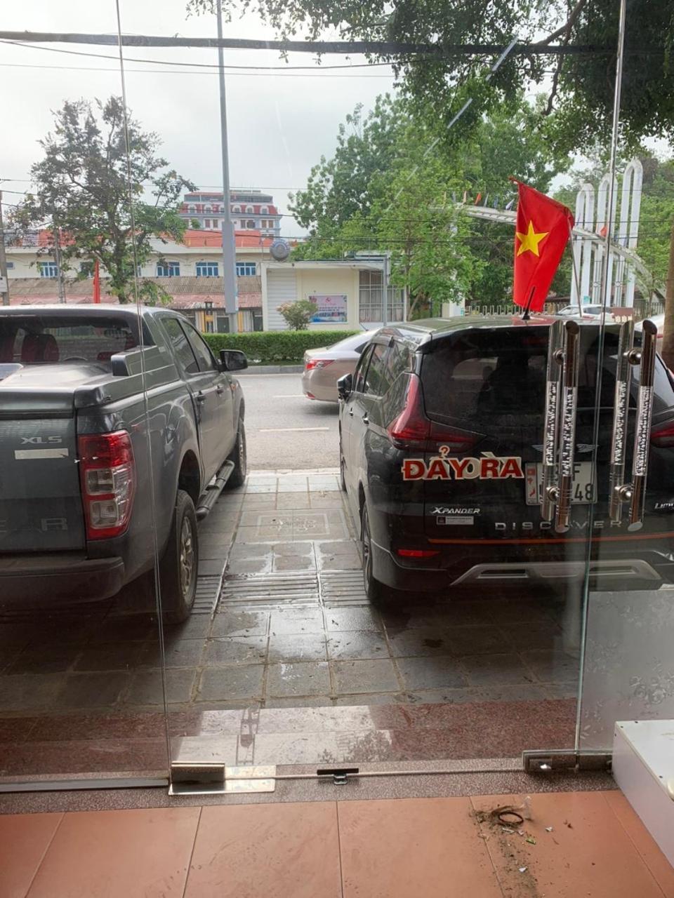 Huong Thao Hostel & Tours Дьенбьенфу Экстерьер фото